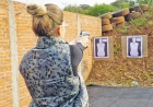 Cresce participação feminina na compra  de armas e em clube de tiro