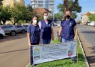 Depoimentos de famílias de alunos enfeitam canteiro central adotado pela Apae de Três de Maio