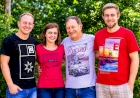 Família Ziegler: Entre o zumbido das abelhas e o aroma do mel recém-colhido, uma história de mais de três décadas