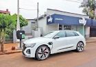 Carros elétricos ganham espaço pelas ruas e mudam cenário da cidade