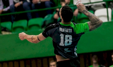Reffatti renova contrato com time de  voleibol da Hungria