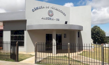 Projetos para redução de subsídios de vereadores e vice-prefeito são  rejeitados em sessão do Legislativo