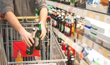 Com a falta de insumos para  alguns produtos a dica é antecipar  as compras de fim de ano
