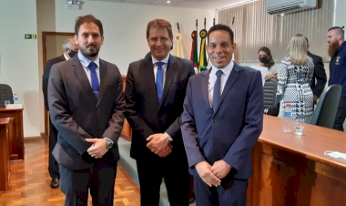 Sessão da Câmara empossa novos vereadores e o prefeito Marcos Benedetti Corso e o vice  Josias Correa