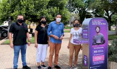 TOTEM DE ÁLCOOL GEL É INSTALADO  NA PRAÇA DA IGREJA  MATRIZ CATÓLICA EM TRÊS DE MAIO