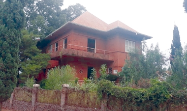 Imóveis em situação de abandono no centro da cidade