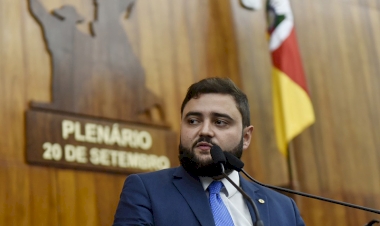 Deputado Gabriel Souza, do MDB,  é o novo presidente