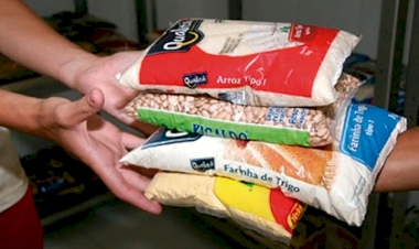 Campanha solidária de doação  de alimentos e agasalhos
