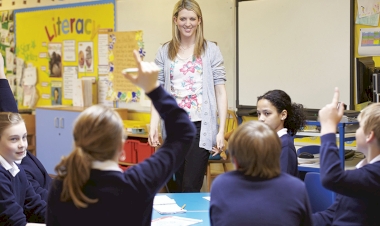 Razões para além das aprendizagens escolares  para que crianças e adolescentes  frequentem presencialmente a escola