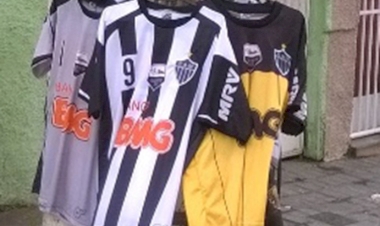 Vendedores ambulantes ilegais  são motivo de reclamação da  população e comerciantes locais