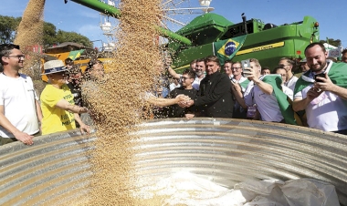 Presidente Bolsonaro participa do Encerramento Nacional da Colheita da Soja em Santa Rosa