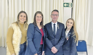 Família rotária empossa novos conselhos diretores