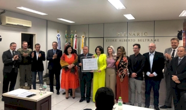 Vanderli de Barros recebe Título de Cidadã Santa-Rosense
