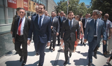 Leite assina primeiras medidas como governador do RS