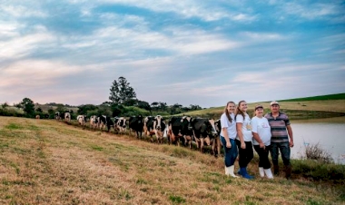 Cotrisal distribui R$ 1,9 milhão em bonificação aos produtores de leite