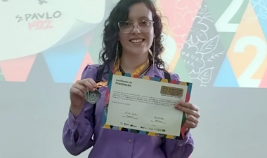 Ex-aluna da Escola Germano Dockhorn conquista medalha de prata na 17ª Obmep