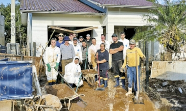 Grupo de voluntários de São José do Inhacorá ajuda às  vítimas das enchentes de Encantado, no Vale do Taquari