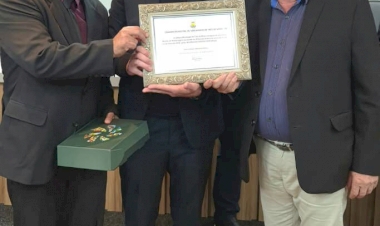 Sicredi Confiança recebe homenagens pelos seus 80 anos