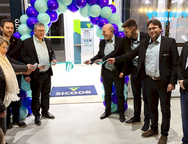 Sicoob inaugura nova agência com estrutura padrão nacional em Três de Maio