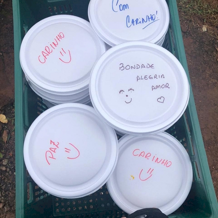 Amor ao próximo em forma de marmita