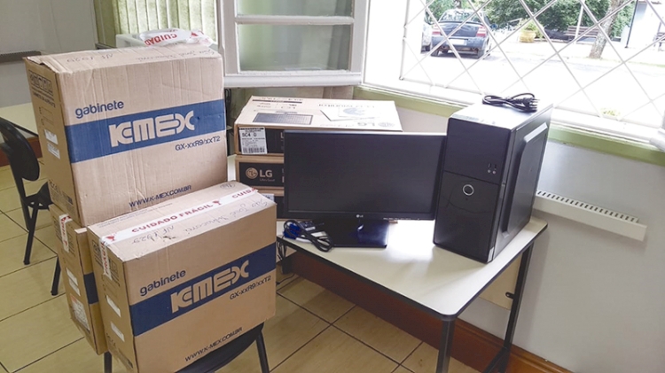 Novos equipamentos para a Emef José Mário Müller e Telecentro Comunitário