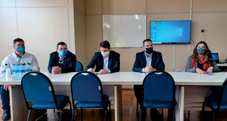 Corsan apresenta programa de limpeza de fossas sépticas aos prefeitos da região