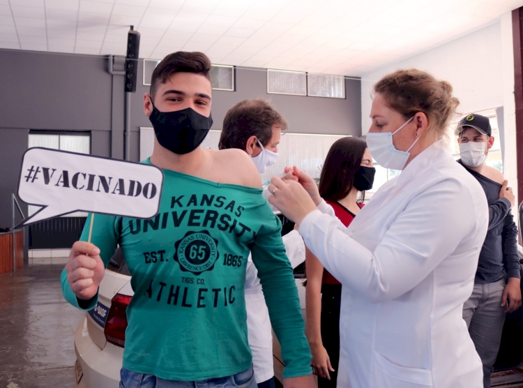 90% dos três-maienses acima  dos 18 anos estão com o  esquema vacinal completo