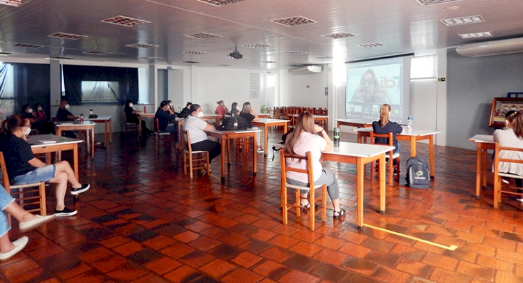 Apaes do 3º Conselho participam de capacitações