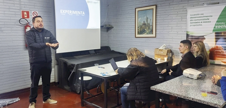 Feirão do Emprego quer aproximar empresas de quem está em busca de oportunidade