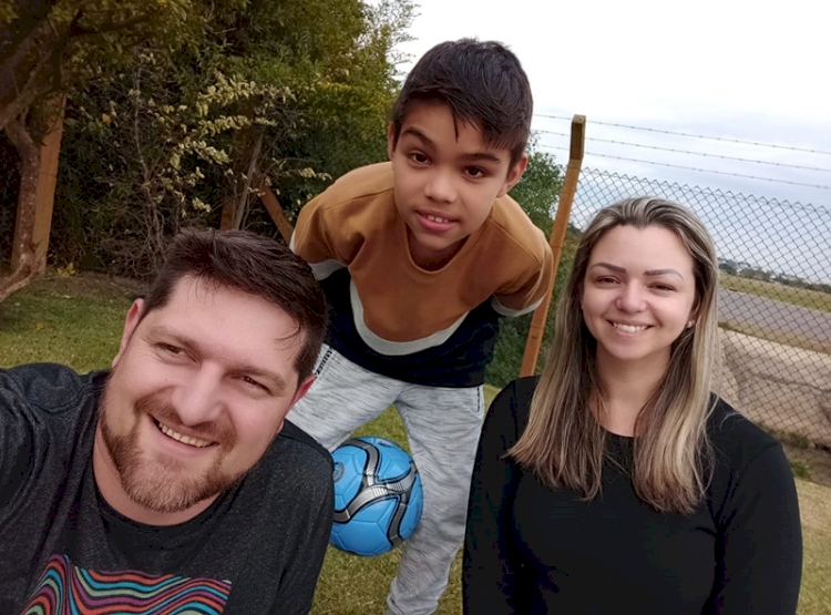 ‘Permita-se amar uma criança ou adolescente’