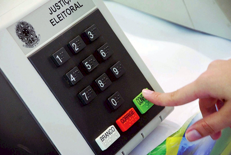 Eleitores voltam às urnas neste domingo