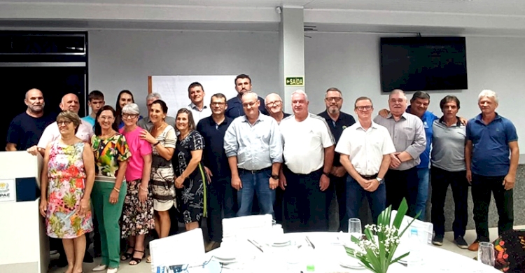 Apae empossa nova diretoria para gestão 2023/2025