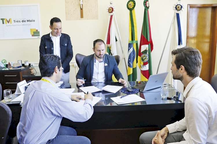 Município de Três de Maio assina empréstimo de R$ 30 milhões