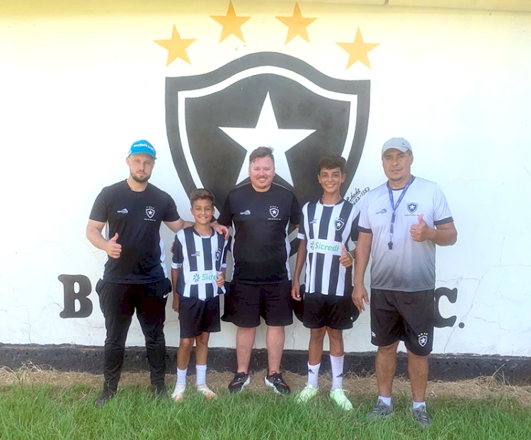 Destaques na escolinha de base do Botafogo, os irmãos Zavaski passam a integrar bases de Inter e Juventude