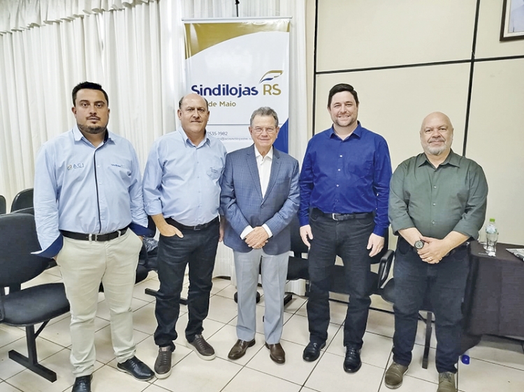 Em reunião, presidente da Fecomércio apresenta ações para empresários do setor terciário do município