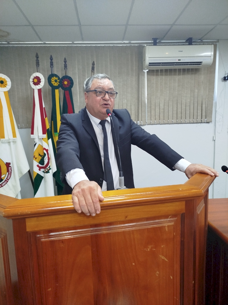 Corso e Josias são empossados. Delmar é o novo presidente da Câmara