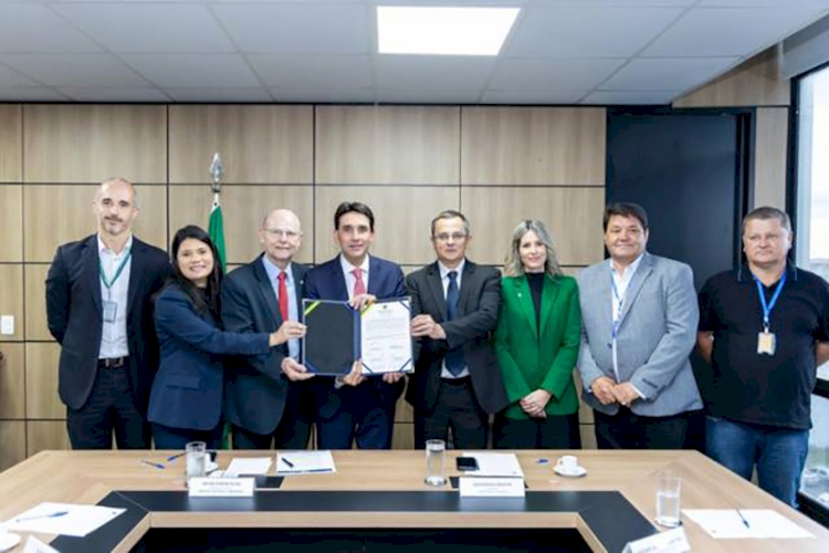 Ordem de início das obras de ampliação do aeroporto de Santa Rosa é assinada