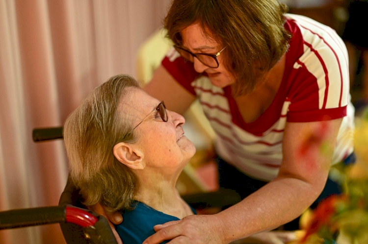ECOS DO TEMPO: Elza, a moça que dançava com os pés… e com o coração