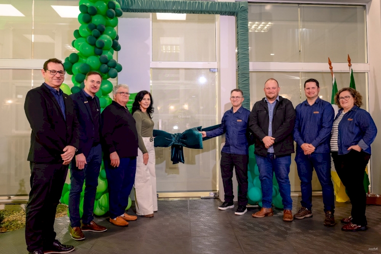 Sicredi Confiança reinaugura agência de Esquina Araújo