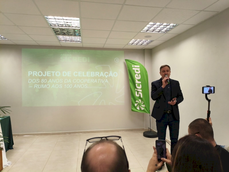 Sicredi Confiança lança selo comemorativo dos 80 anos