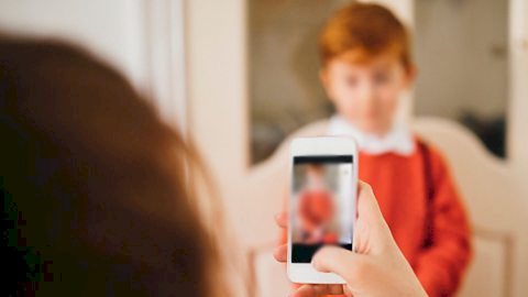 Como a exposição digital ameaça  crianças e adolescentes
