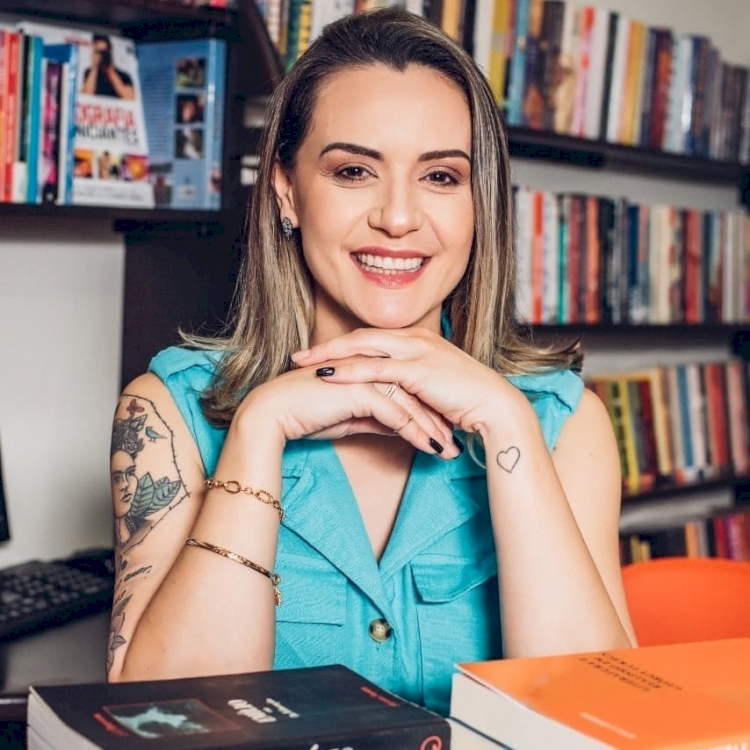 ‘O professor hoje precisa ser um mediador de experiências, um articulador  de saberes e um promotor de aprendizagens ativas e significativas’