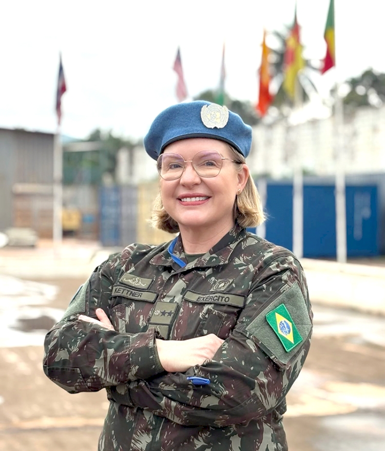 Três-maiense em missão de paz na África: a trajetória  da major médica Joanine  Girardi Kettner na ONU